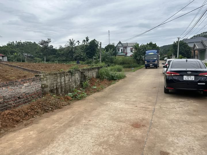 Bán đất Vĩnh Phúc, lô đất đẹp trục chính Liên Xã, Liễn Sơn, Lập Thạch, 148m2, 80m2 thổ cư