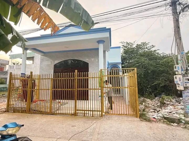 Bán nhà trung tâm Long Hải, chỉ 1,88 tỷ, sổ đỏ full thổ cư, gần chợ mới