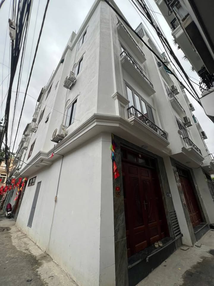 Siêu phẩm nhà 5 tầng tại Lai Xá, mặt tiền 4m, diện tích 38m2, sẵn sàng giao dịch ngay với sổ đỏ đẹp