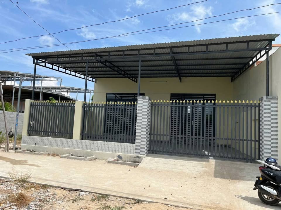 Siêu phẩm nhà cho thuê vừa cập bến, tọa lạc gần đường Trần Quý Cáp sầm uất