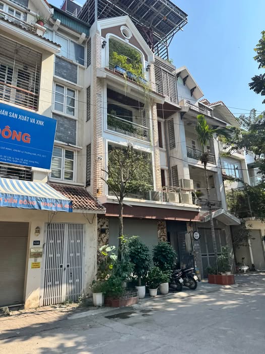 Bán nhà Hoàng Mai, phân lô ô tô thông, sổ đỏ xịn, giá đầu tư