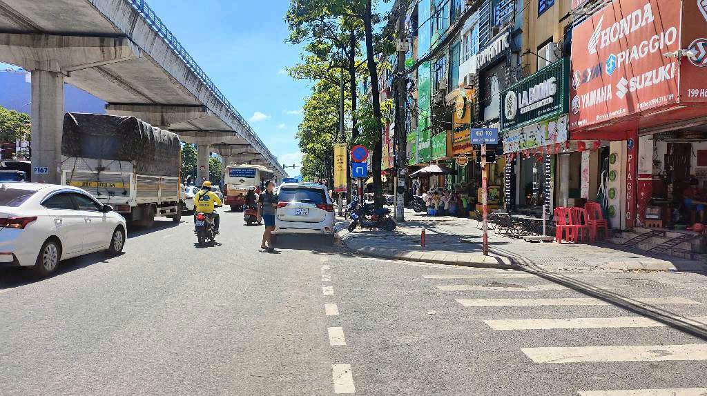 Nhà 5 tầng tự xây phố Hồ Tùng Mậu, 46m², mặt tiền 5m, 9 tỷ