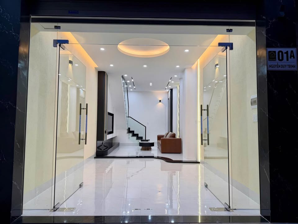 Nhà 1 trệt 2 mê mặt tiền Nguyễn Duy Trinh, Buôn Ma Thuột giá tốt