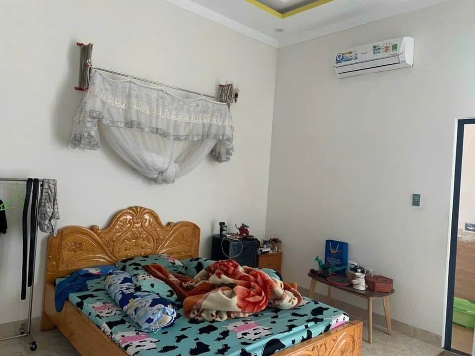 Bán nhà mặt tiền đường Lê Duẩn, Buôn Ma Thuột, vị trí kinh doanh tốt, giá 11 tỷ