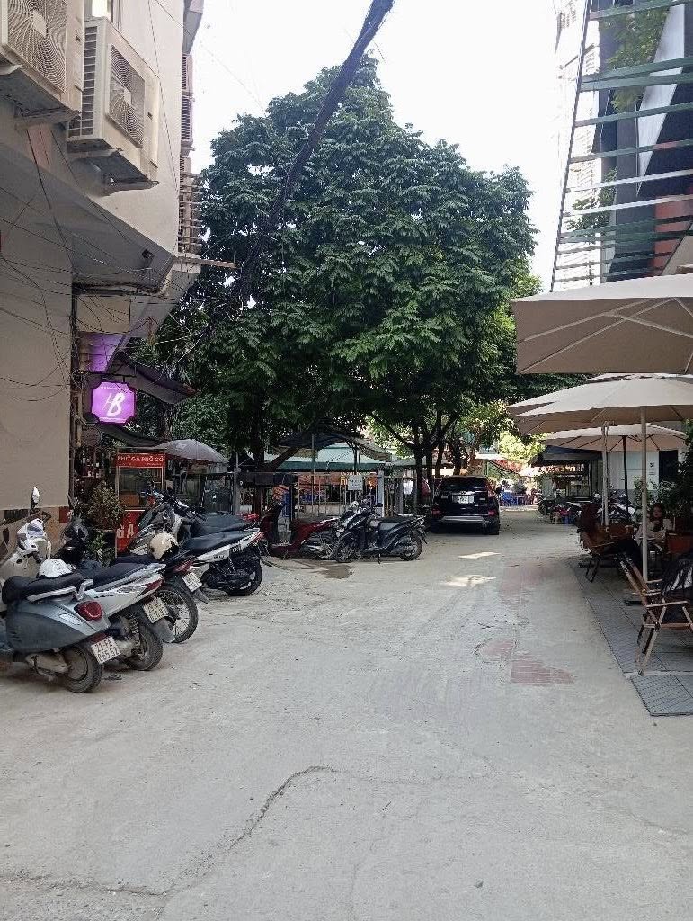 Bán nhà mặt ngõ, vị trí đắc địa ngay mặt phố Duy Tân, Cầu Giấy