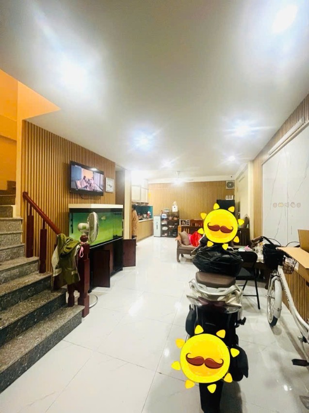 Nhà Lạc Long Quân, Cầu Giấy thoáng trước sau, 5 tầng, 45m², 30m ra ô tô tránh