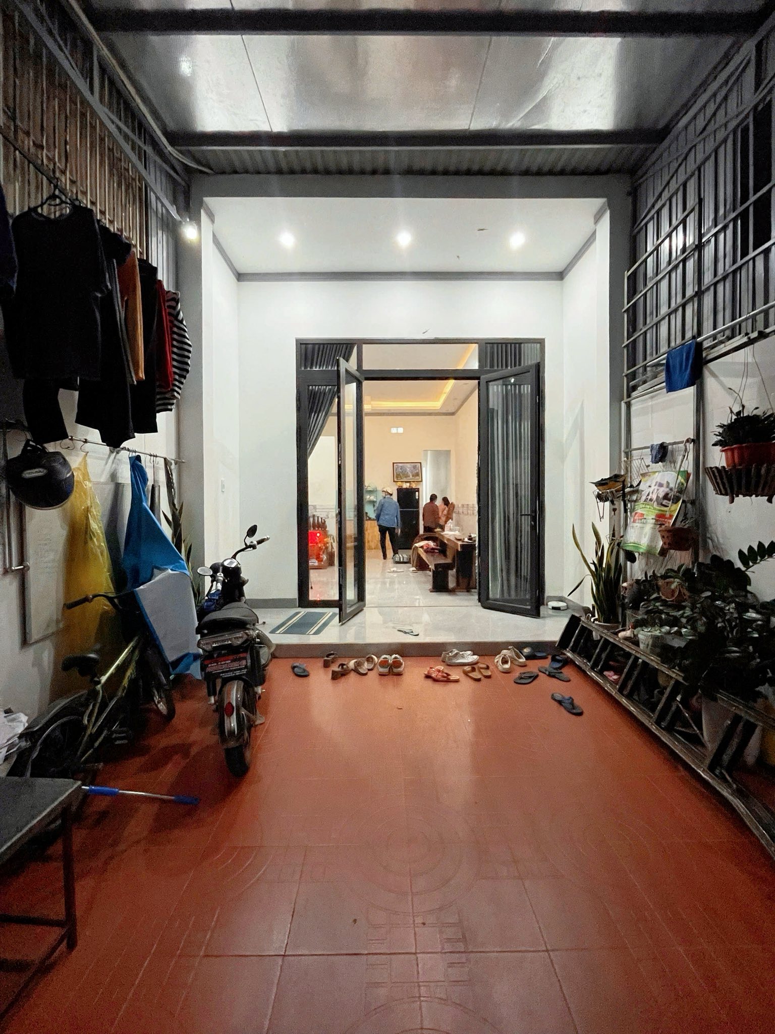 Siêu phẩm nhà trung tâm Pleiku, cách Quảng Trường chỉ 300m, đang chờ chủ nhân may mắn