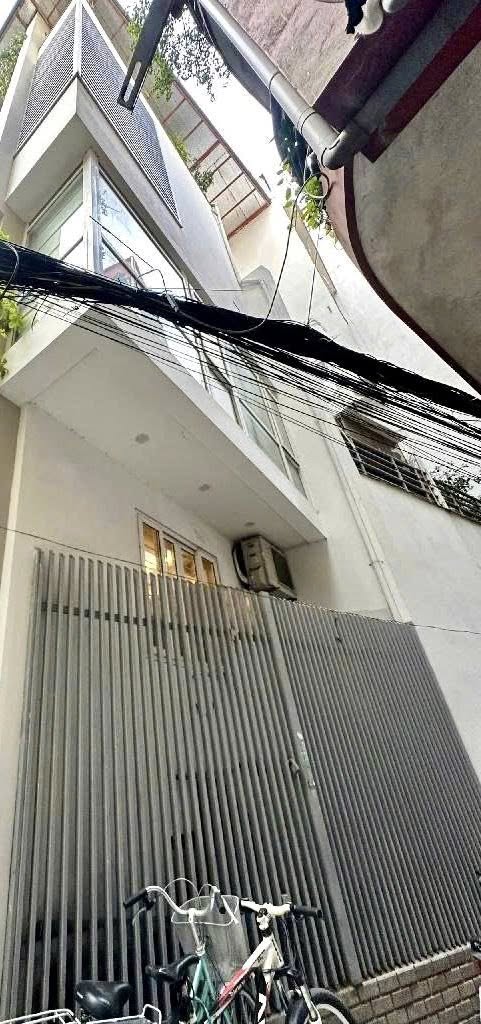 Nhà Đống Đa 63m² 5 tầng, mặt tiền rộng, 3 bước ra phố