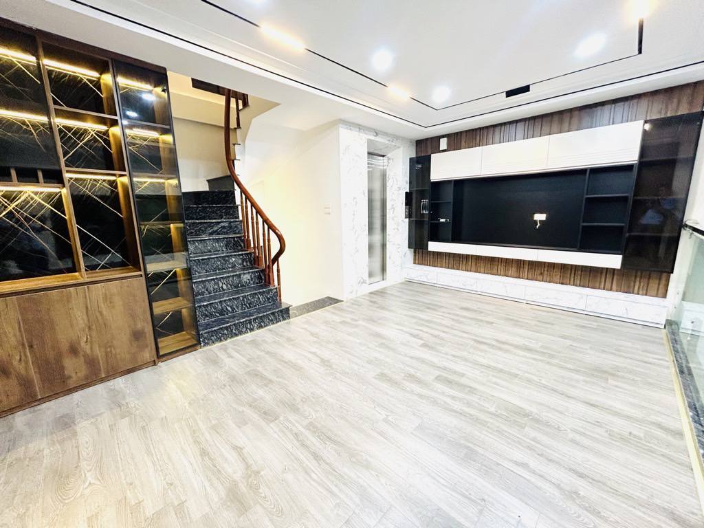 Nhà Xã Đàn, 5 tầng, 75m2, 50m ra mặt phố, giá nhỉnh 13 tỷ