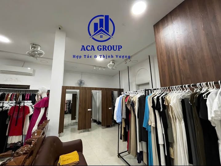 Mặt bằng 180m2 Bến Nghé, trung tâm sầm uất, kinh doanh đa ngành nghề