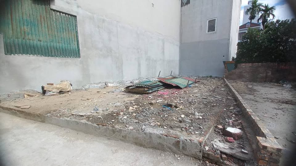 Bán mảnh đất 68m2 trung tâm Phúc Lợi, ô tô ngủ trong nhà, ngõ thông tứ phía