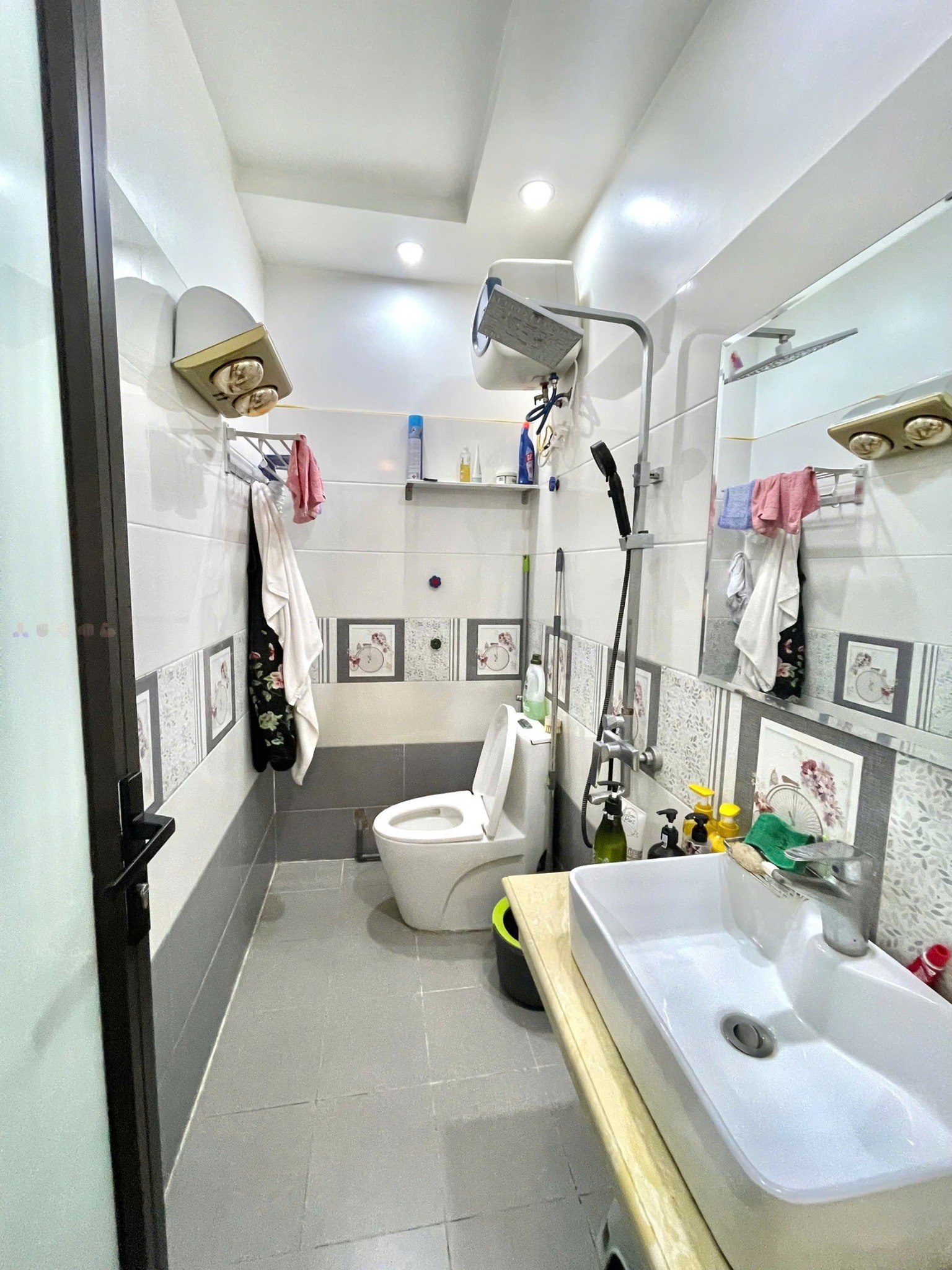 Nhà 4 tầng tại Phương Lưu, cách đường 10m, 4 ngủ, giá chỉ 3.52 t