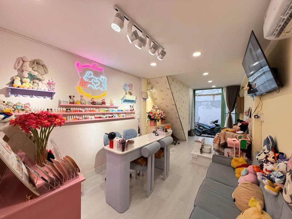 Bán nhà 2 tầng hẻm VIP Nam Kỳ Khởi Nghĩa, Quận 3 - 5.5x10m, nở hậu, 2 phòng ngủ, giá chỉ 5.7 tỷ