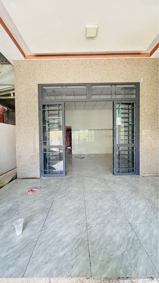 Bán nhà mái Thái 6x32.5m, sân vườn, giá 1.29 tỷ tại Tây Ninh