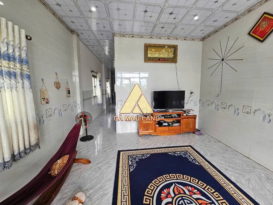 Bán nhà Cà Mau, ngang 10m, 2 phòng ngủ, khu dân cư yên tĩnh, giá 2.5 tỷ