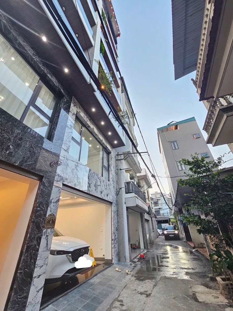 Siêu phẩm nhà 8 tầng tại Long Biên, diện tích 52m2, sẵn sàng giao dịch ngay