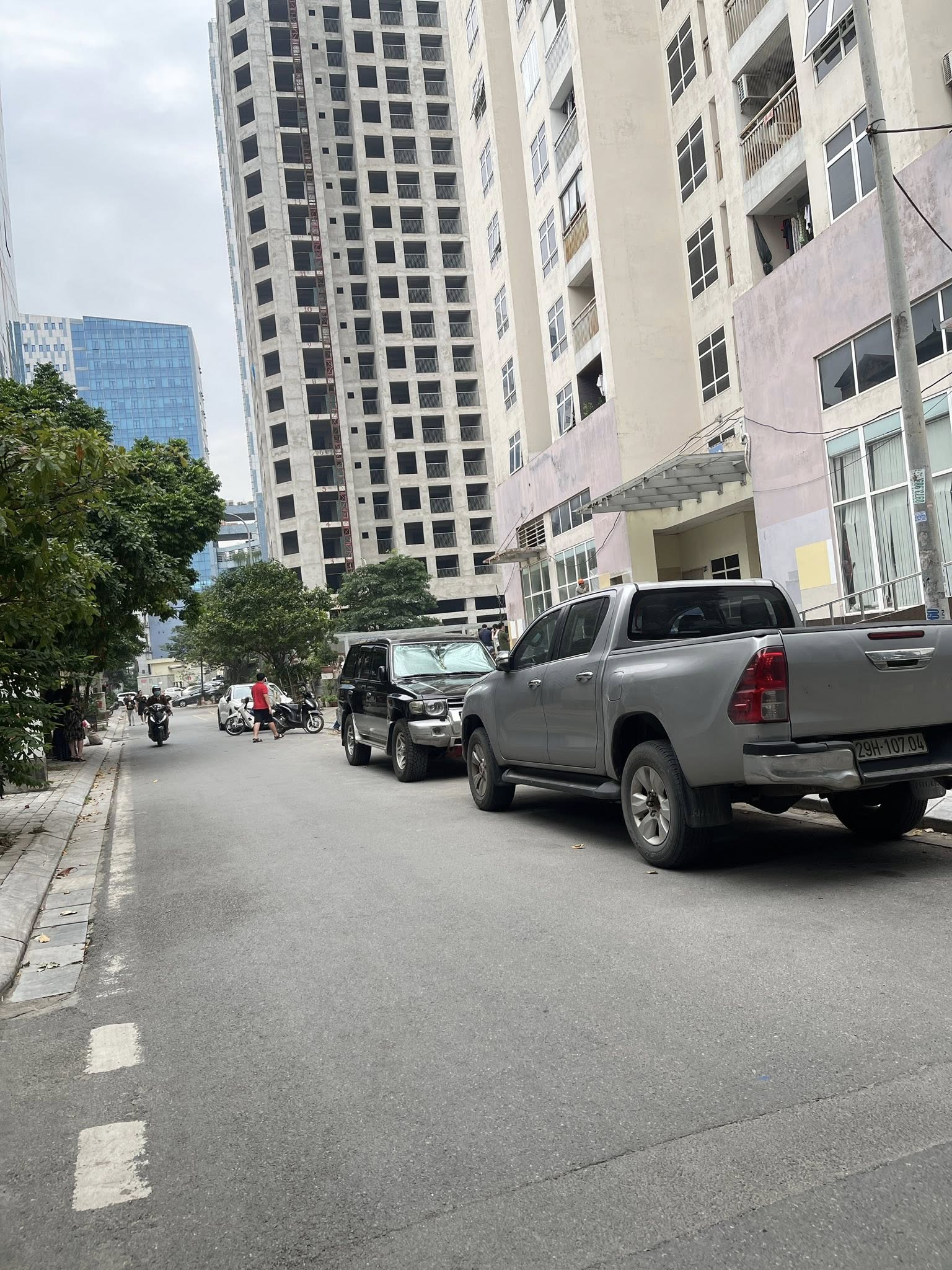 Nhà ngõ rộng thênh thang, đẹp không kém gì phố Lạc Long Quân sầm uất