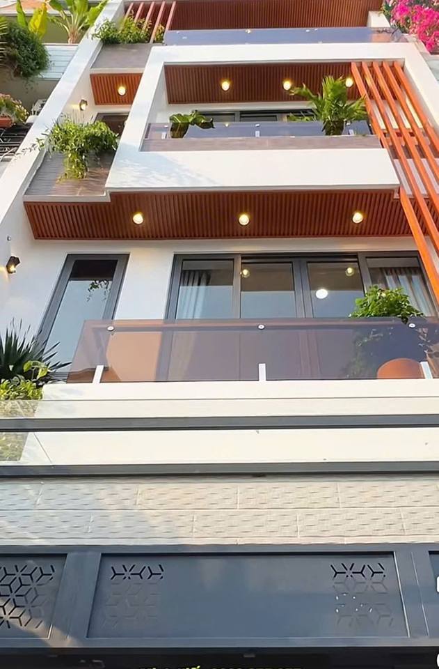 Nhà góc VIP, kinh doanh bao lãi, giá hời như mơ