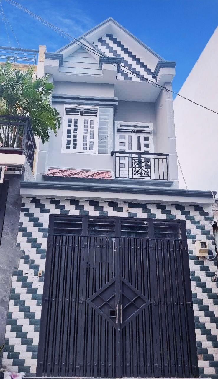 Tọa lạc tại trung tâm Quận 12 sầm uất, căn nhà tại hẻm xe hơi Huỳnh Thị Hai, Phường Tân Chánh Hiệp