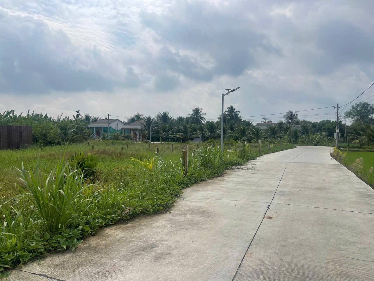 Cần bán nền thổ cư "xịn" tại mặt tiền đường bê tông 6m thuộc xã Tân Trụ, tỉnh Tây Ninh