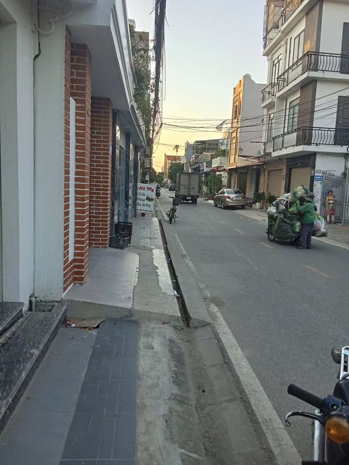 Nhà mặt đường kinh doanh sầm uất gần Aeon Hải Phòng - 52.2m2, 2 tầng đủ nội thất