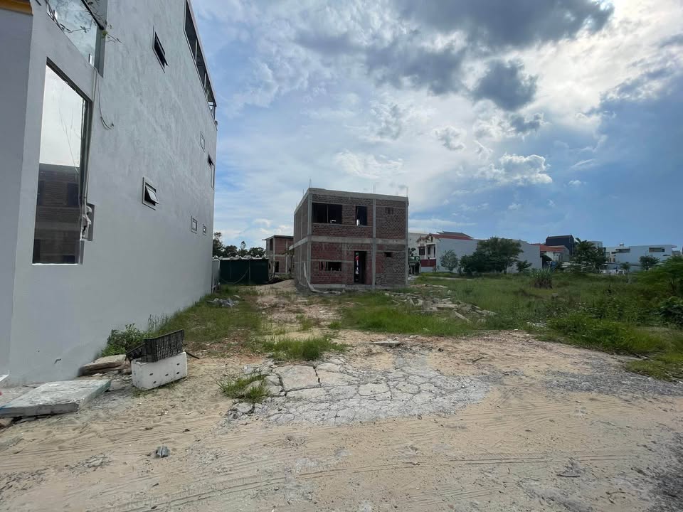 Đất thổ cư Tây Hữu Nghị, diện tích lớn 173.9m2, đường 3 ô tô, giá tốt