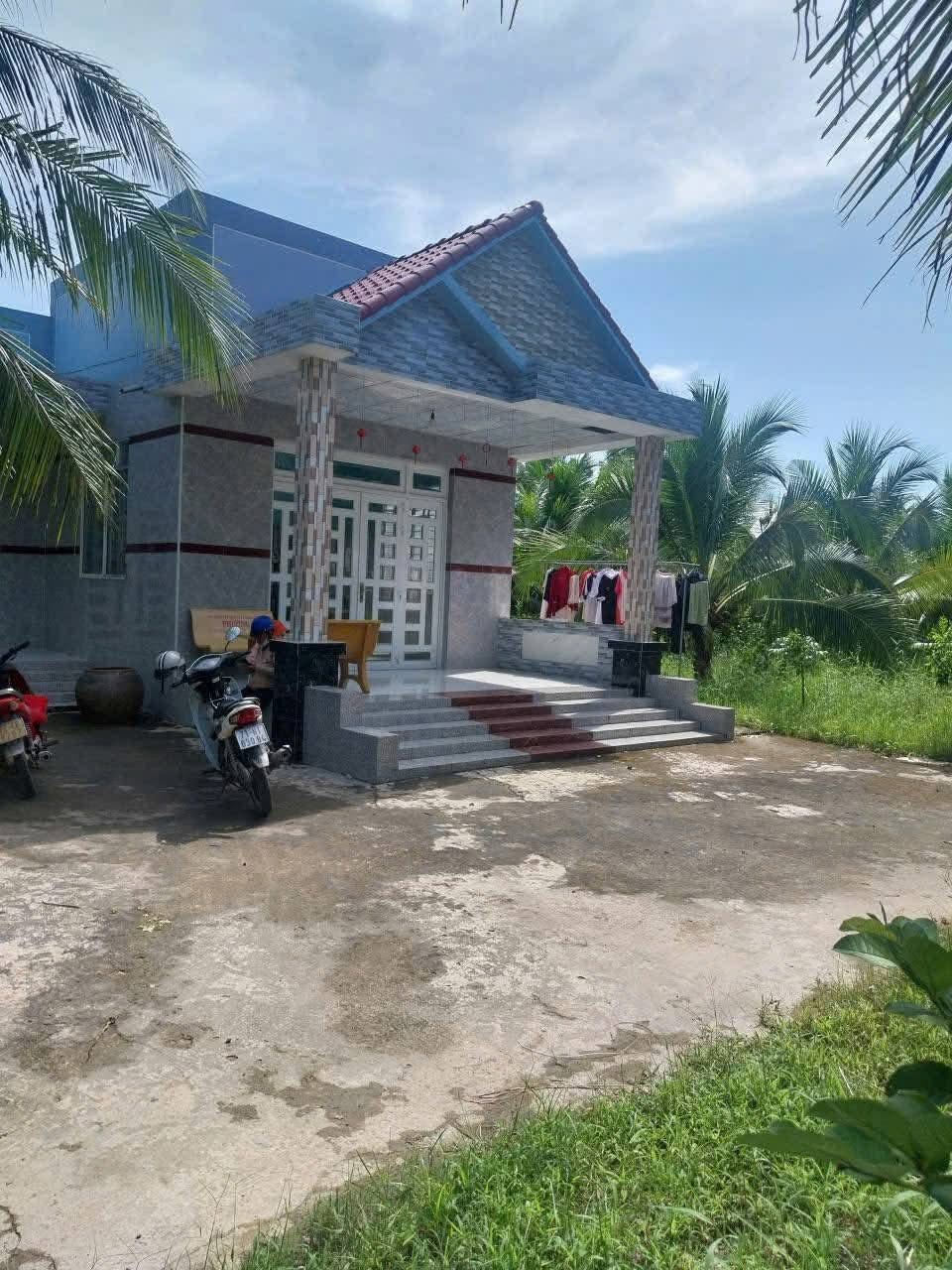 Bán đất vườn 2144m2 mặt tiền kênh tại Phong Nẫm, Giồng Trôm, Bến Tre