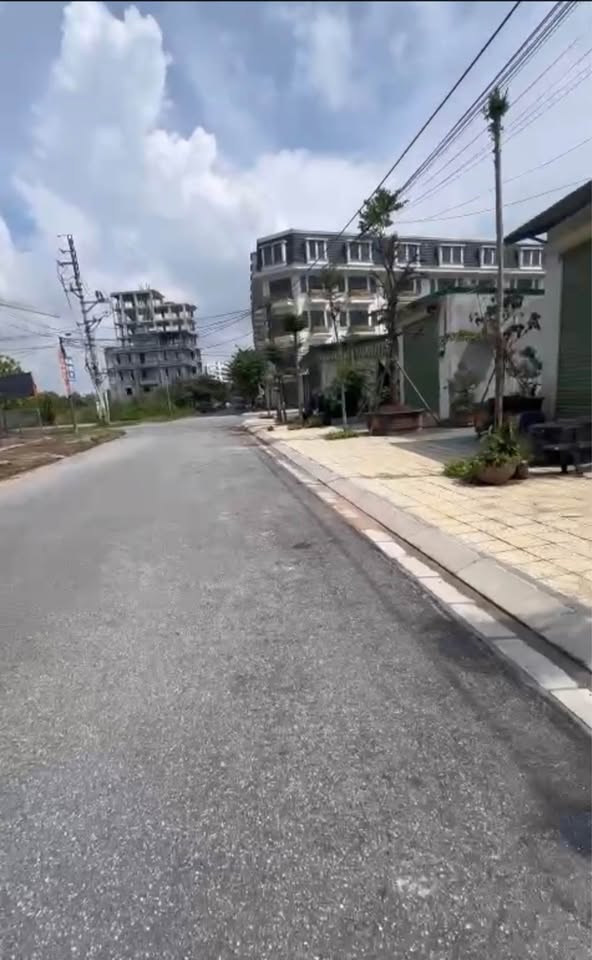 Đất vàng mặt đường Vũ Văn Lý, đón sóng bệnh viện, Phủ Lý