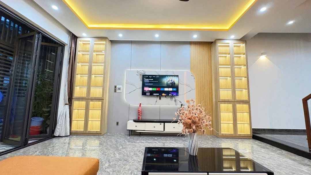 Nhà 3 tầng full nội thất, ô tô đỗ cửa, trung tâm Hải Châu, Đà Nẵng, đón Tết sang, rước lộc về