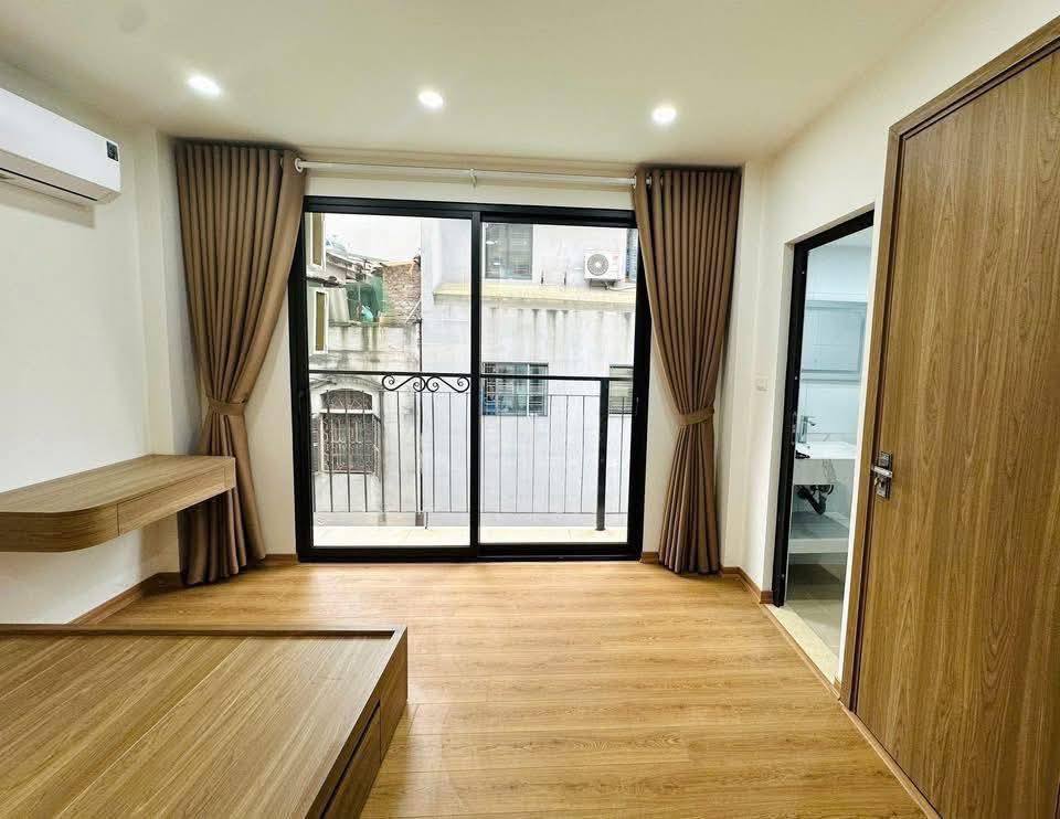 Tây Hồ lộng gió, nhà đẹp vài bước ra hồ, mặt tiền 5,5m, giá 7,95 tỷ