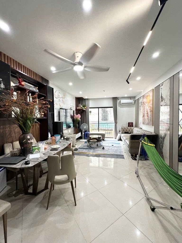 Nhà 5 tầng siêu mới, ô tô đỗ cửa, 8 bước ra phố Dương Quảng Hàm - Cầu Giấy