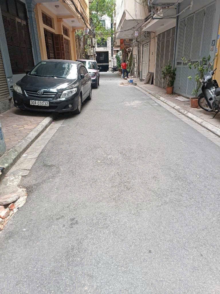 Nhà ngõ Thái Hà, 62m², 4 tầng, ô tô đỗ cổng, đẹp như mơ, giá hời