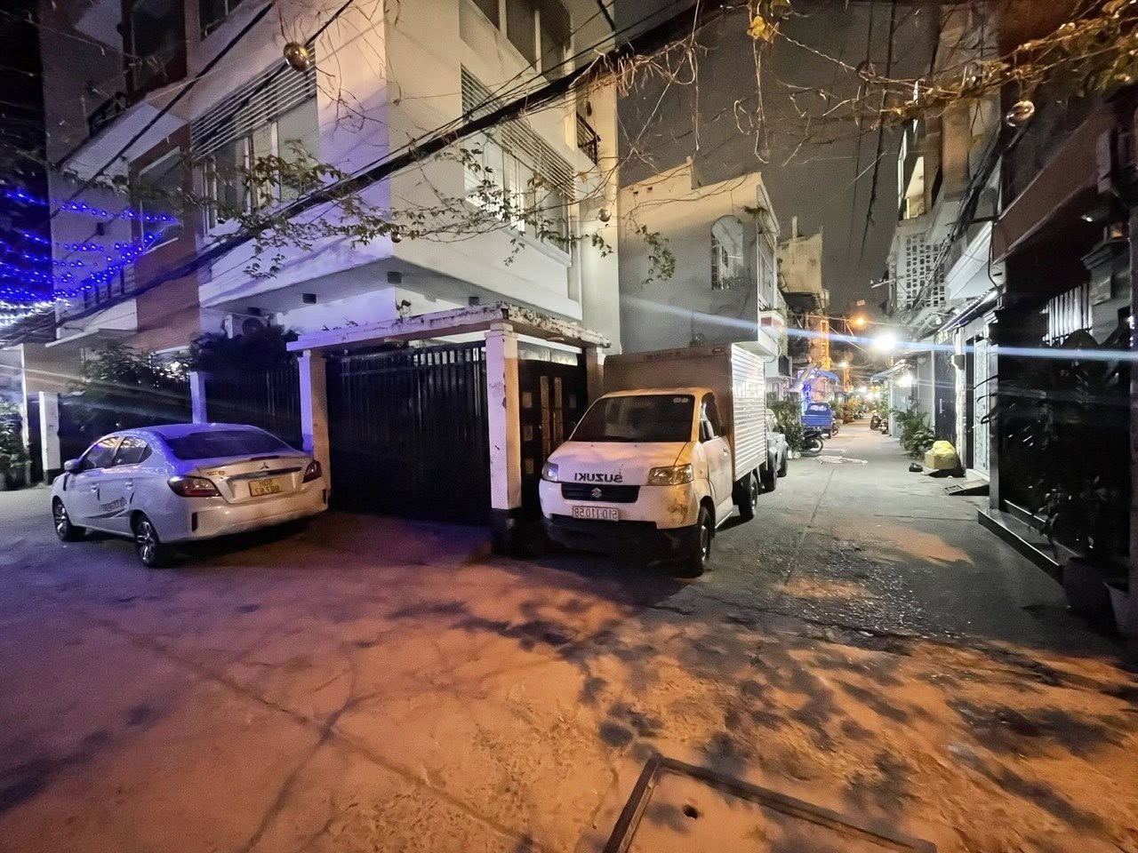 Bán nhà 4 tầng, 60m2, 4 phòng ngủ, ô tô ngủ trong nhà, đường 7m thông xe tải