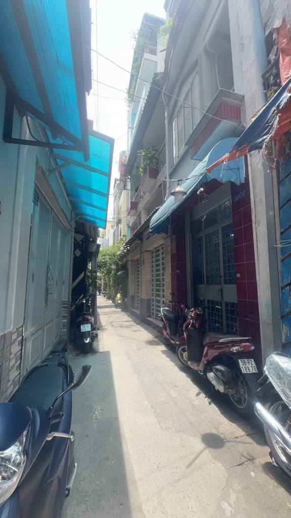 Giảm sốc 300 triệu, nhà ngang 6m, hẻm thông tứ phía Quận 3, chỉ còn 6.5 tỷ