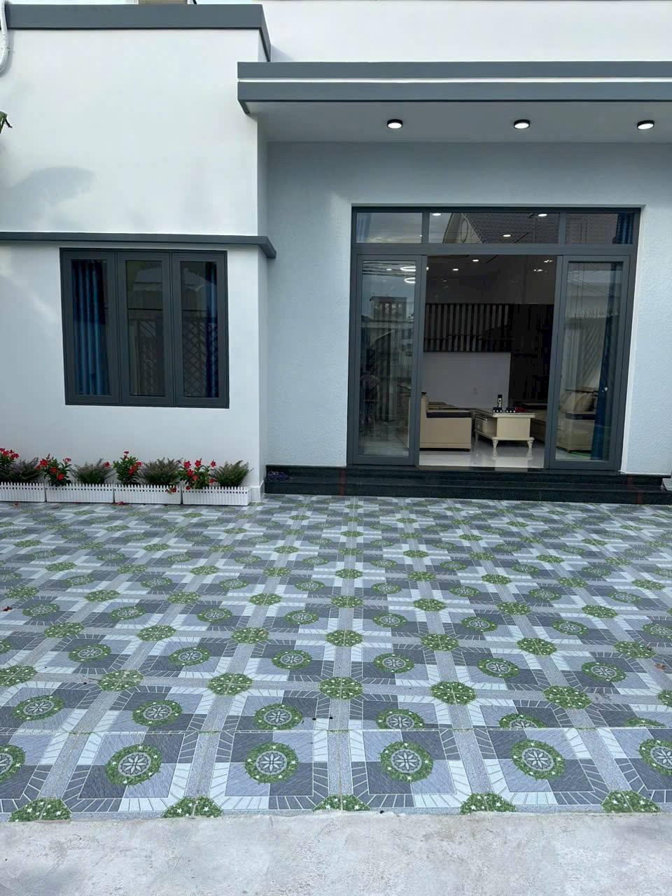 Nhà 2 mặt hẻm mới đẹp, 153m2, chỉ 2.6 tỷ tại Bến Tre