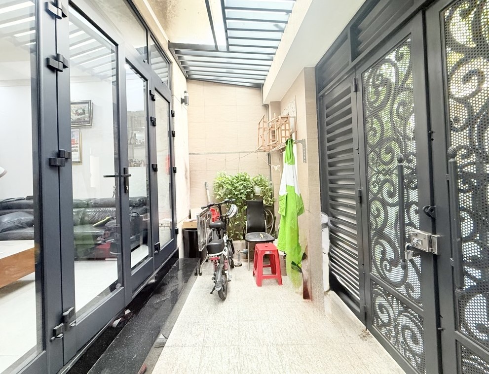 Nhà 4 tầng, 4 phòng ngủ, 55m2 tại Phường 12, Bình Thạnh, sổ hồng riêng, gần chợ Bà Chiểu