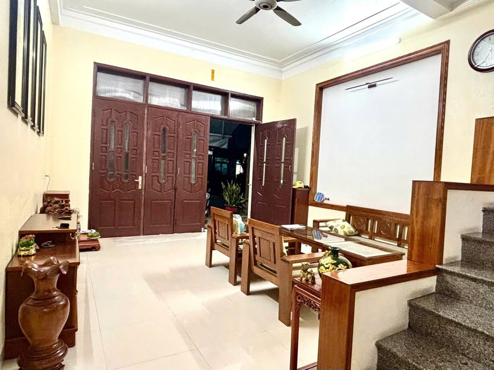 Nhà 3 tầng đẹp nhất Thọ Hạc, 64m2, mặt tiền 5m, ô tô tránh, kinh doanh cực đỉnh