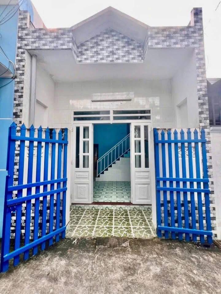 Nhà sổ hồng riêng 2 tỷ 750 triệu, ngay chợ Dĩ An, phường Dĩ An