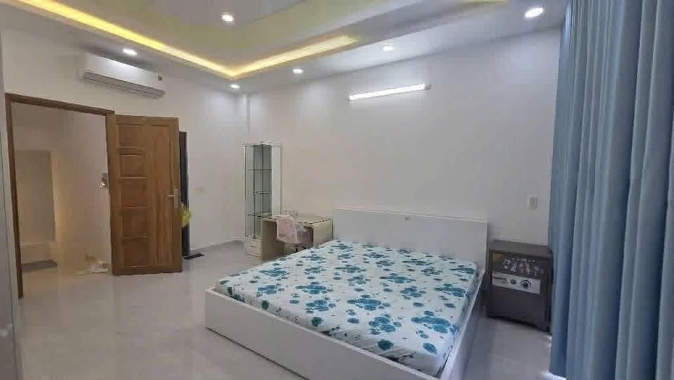 Nhà Âu Cơ Tân Bình - Xe tải tung tăng, nội thất xịn sò, giá hời