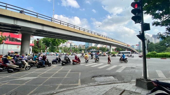 Láng Hạ, nhà 3 tầng, mặt tiền 3,2m, doanh thu 25 triệu/tháng, giá 10 tỷ