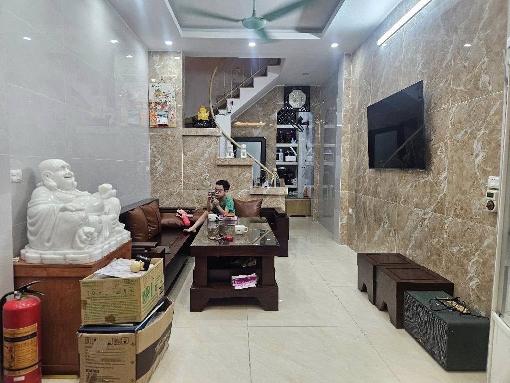 Bán nhà dân xây 35m2 tại Trương Định, Hoàng Mai - Giá 6.2 tỷ