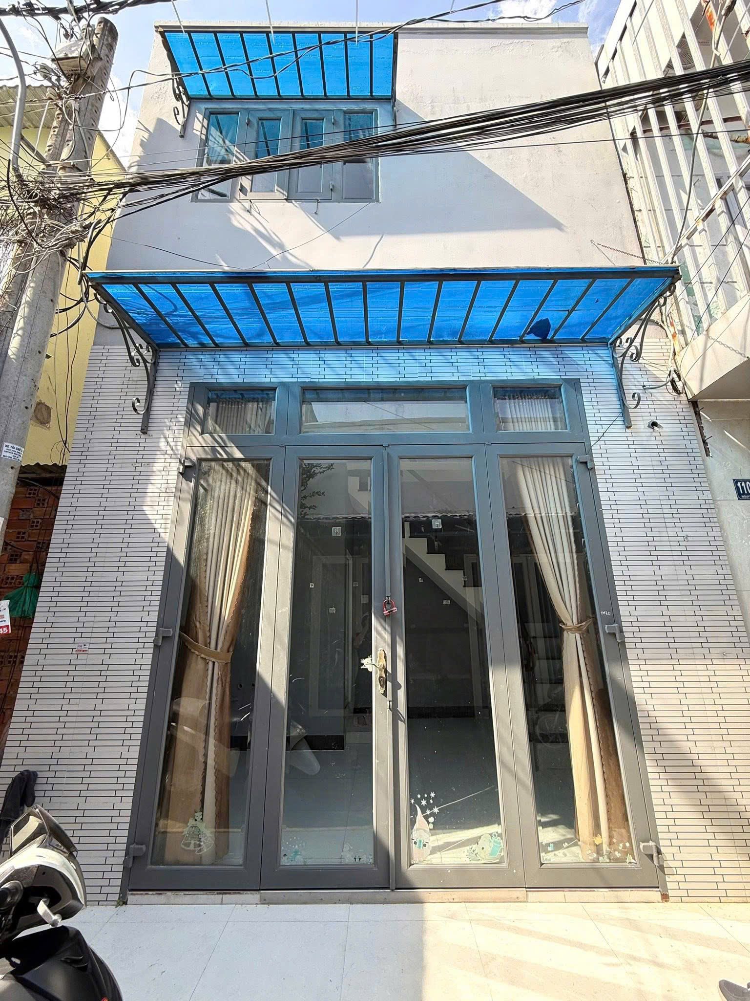 Bán nhà 1 trệt 1 lầu đúc, vị trí vàng cạnh công viên Lưu Hữu Phước, trung tâm thành phố Cần Thơ