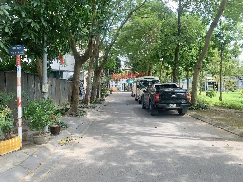 Đất Việt Hưng hiếm có, nở hậu, ô tô tránh, vỉa hè rộng, kinh doanh đỉnh