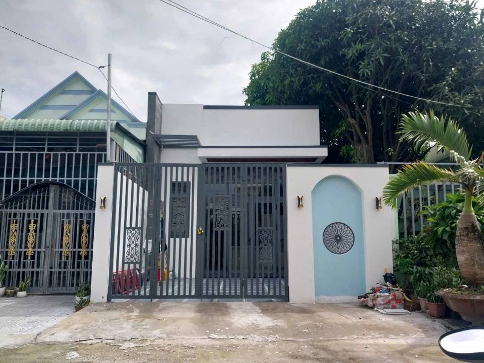 Bán nhà mới 2 tỷ 150 triệu đường Ngô Tất Tố, Rạch Giá, An Giang, 5mx23,9m