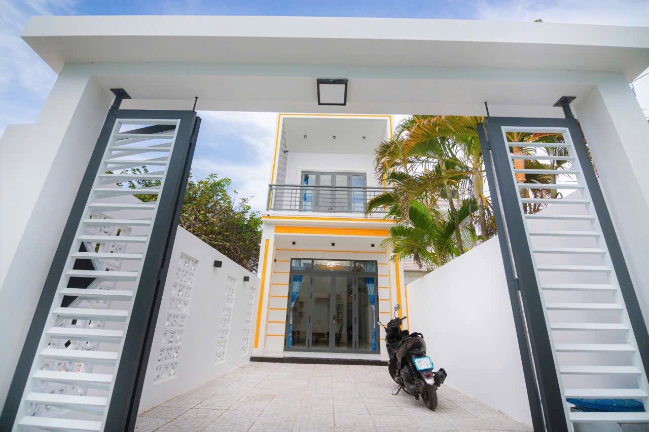 Chào đón bạn đến với tổ ấm hoàn hảo, một kiệt tác kiến trúc mới tinh, sẵn sàng mang đến cuộc sống tiện nghi và đẳng cấp