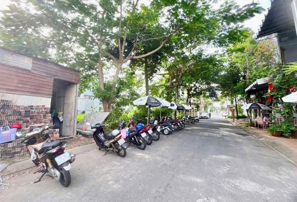 Bán nền đường số 6, Bình Khánh, Long Xuyên 80m², hướng Tây