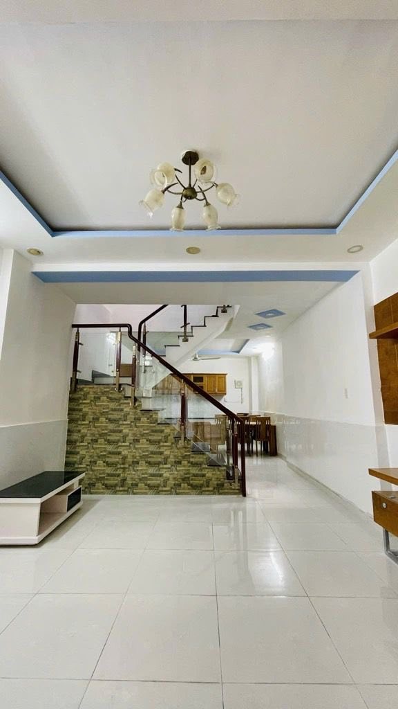 Bước vào căn nhà này, bạn sẽ cảm nhận được sự tâm huyết của chủ nhân qua từng chi tiết xây dựng