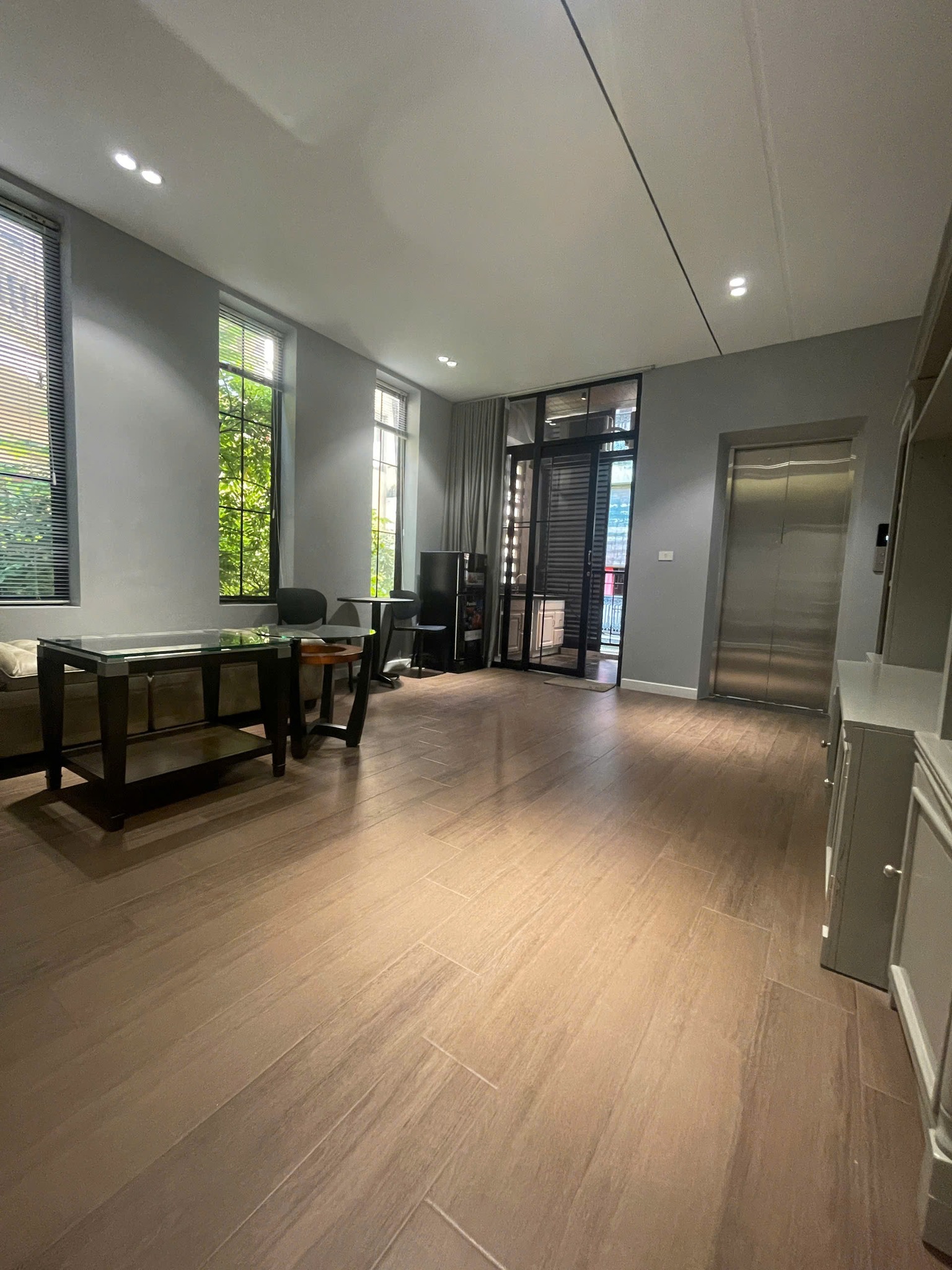 Cho thuê căn hộ dịch vụ 60m2 full nội thất tại Tứ Liên, Tây Hồ