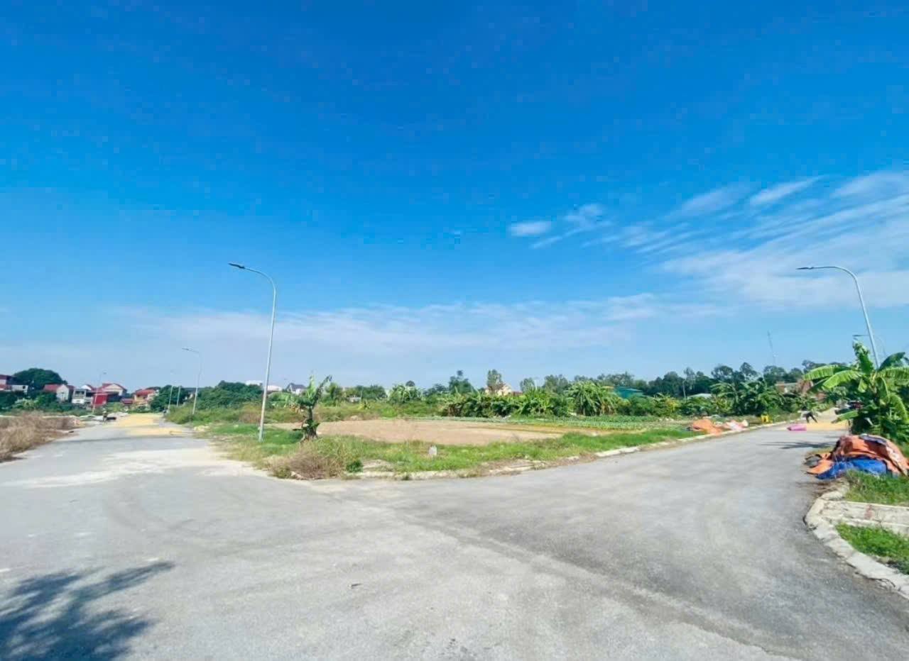 Tọa lạc tại Làng Tiến Sỹ Kim Đôi, Bắc Ninh, lô góc biệt thự này mang đến một không gian sống lý tưởng