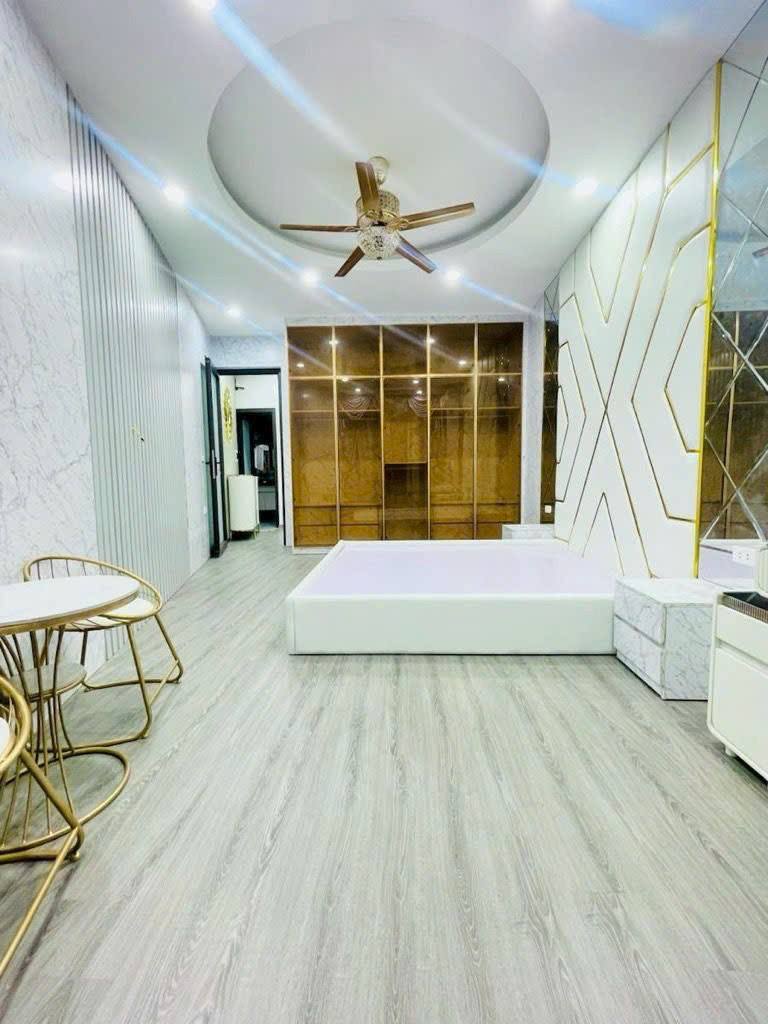 Nhà phân lô quân đội Hoàng Văn Thái, 5 tầng đẹp, giá 6.95 tỷ